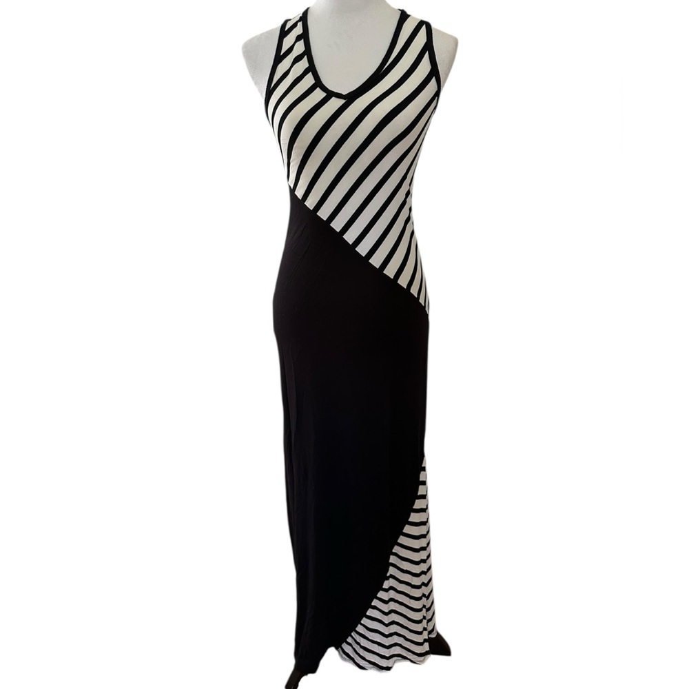GO COUTURE Medium Striped White Black Sleeveless Maxi dress